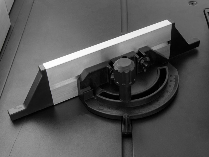 Станок распиловочный WORTEX ETS 2520 в кор. 255 мм, 2000 Вт, 5300 об/мин