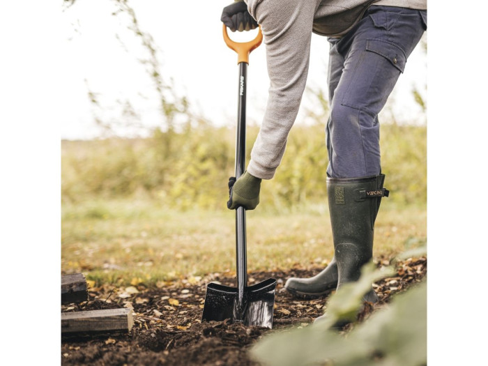 Лопата штыковая с удлиненным лезвием и удлин ручкой FISKARS