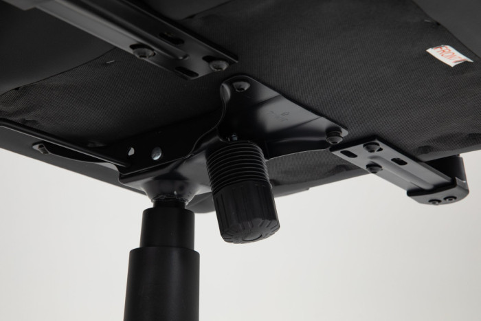 Игровое кресло WINTEK YX-8045-4D, искусств. кожа, газлифт 4 класса 100 мм, 350мм метал. крестовина