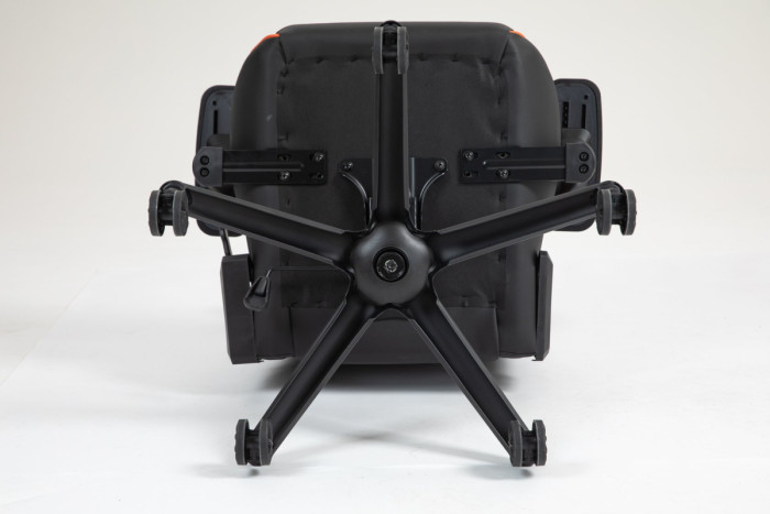 Игровое кресло WINTEK YX-8045-4D, искусств. кожа, газлифт 4 класса 100 мм, 350мм метал. крестовина