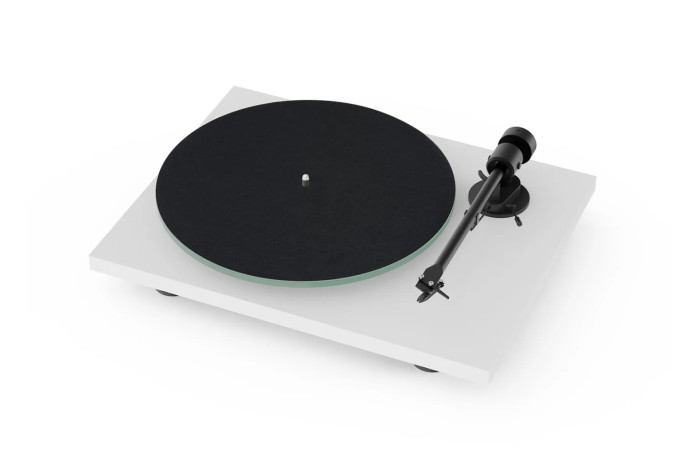 PRO-JECT Проигрыватель пластинок T1 EVO BT OM10 ОРЕХ EAN:9120129864817