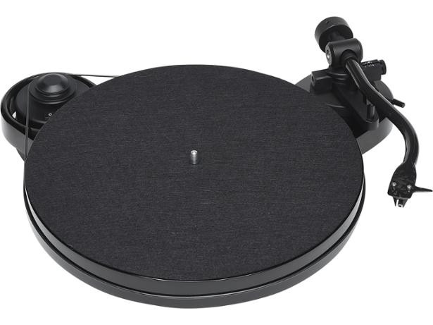 PRO-JECT Проигрыватель пластинок RPM1 Carbon 2M Red ЧЕРНЫЙ ЛАК EAN:9120050435285