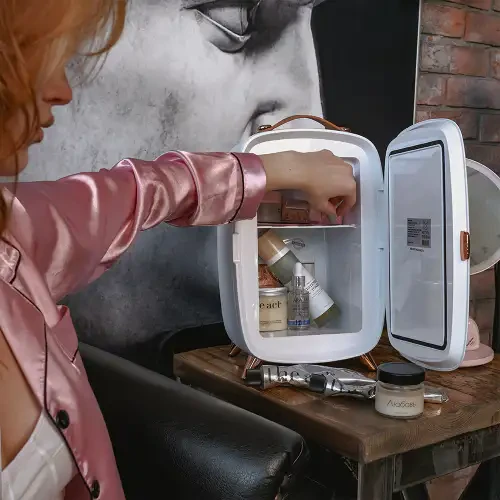 Мини-холодильник для косметики BONA BN-06LG — сохраните свежесть и качество ваших косметических средств!