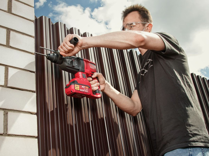 Аккум. перфоратор WORTEX CRH 1824-2 в кор. ALL1 SOLO БЕСЩЕТ., 18 В, 2.6 Дж, 26 мм