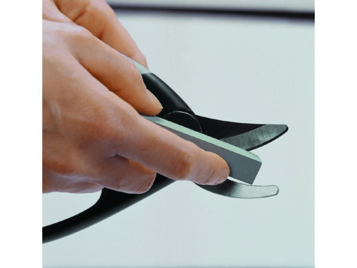 Секатор плоскостной FISKARS Fingerloop с петлёй для пальцев (111440)