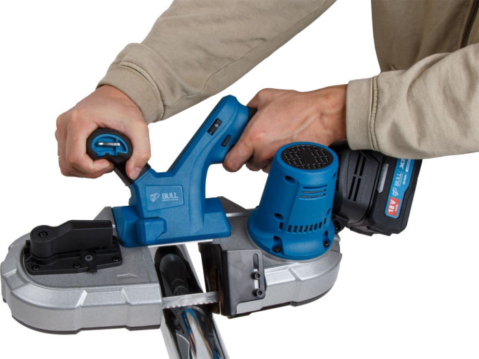 Аккум. ленточная пила BULL CBS 6583 в кор. XLTpro SOLO, БЕСЩЕТ., 18 В, 3,2 м/с, 65 мм